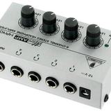 Behringer AMP HA400 hoofdtelefoon splitter / versterker 1->4