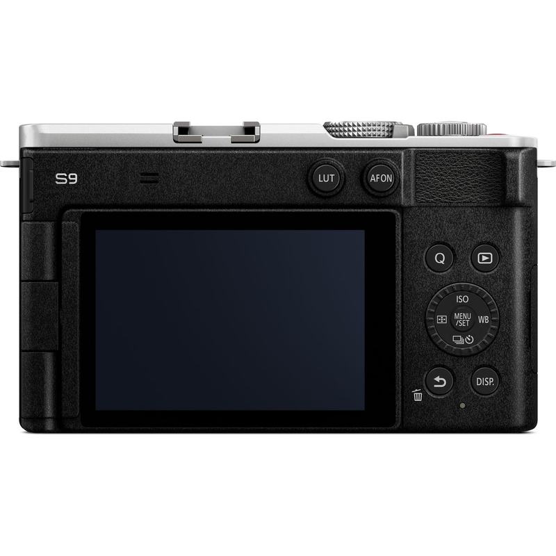 Panasonic LUMIX S9 Black / Silver + S 18-40mm f/4.5-6.3
